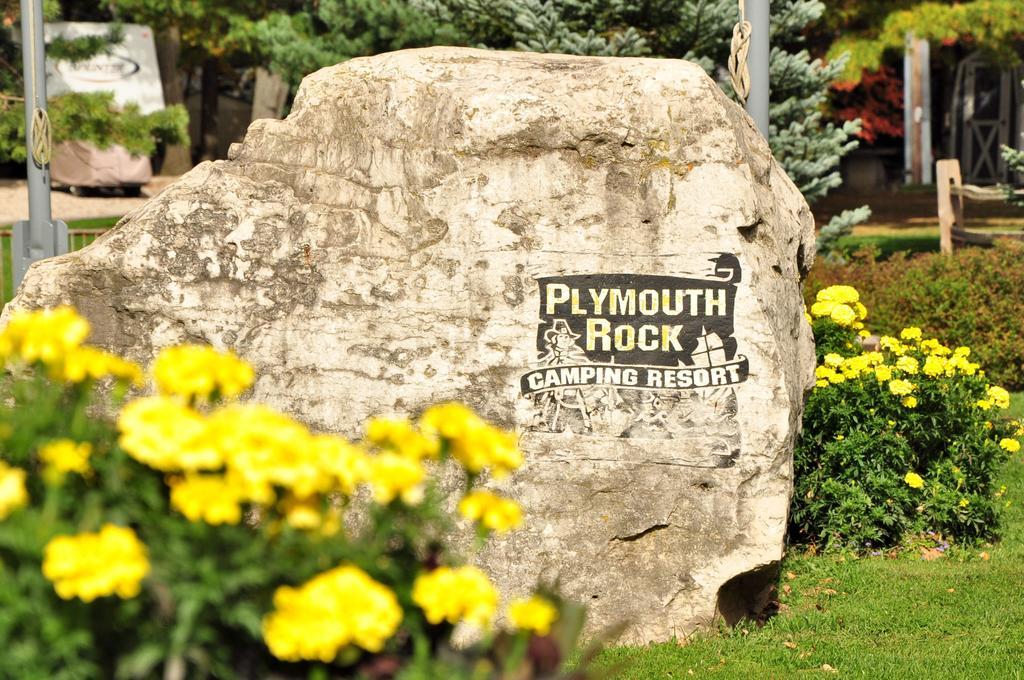 Plymouth Rock Camping Resort Deluxe Cabin 19 Elkhart Lake Exterior photo